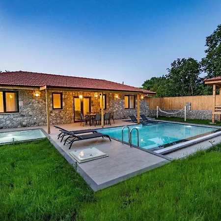 Yorgaki Villa *